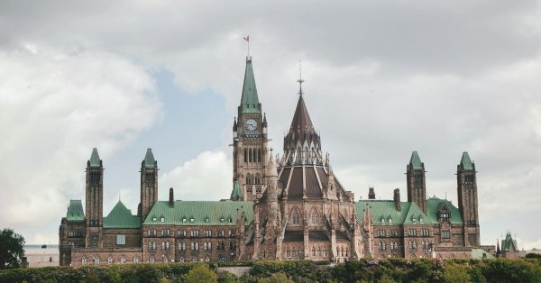 Joël Lightbound devient lieutenant du Québec, Marc Miller à l'identité canadienne.