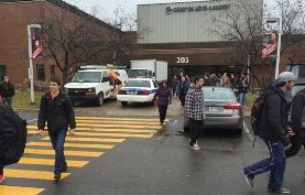 Une soixantaine d’écoles du Québec affectées par des alertes à la bombe Une soixantaine d’écoles du Québec affectées par des alertes à la bombe