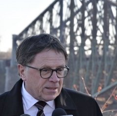 Pont de Québec : peinturé bientôt?? Pont de Québec : peinturé bientôt??
