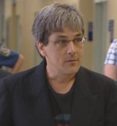 En prison en attendant son 2e procès En prison en attendant son 2e procès