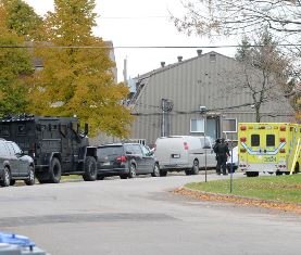 Opération policière ce matin à Québec : arrestation d'une dame en crise Opération policière ce matin à Québec : arrestation d'une dame en crise
