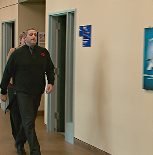 Prêt à plaider coupable, il reçoit une absolution Prêt à plaider coupable, il reçoit une absolution