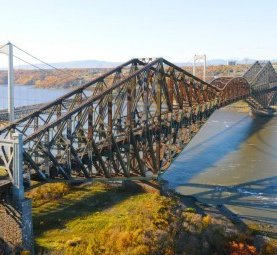 Chutes de glace sur le pont de Québec