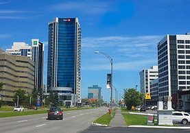 Des murets de béton sur Laurier Des murets de béton sur Laurier