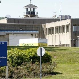 Arrêté avant d'avoir fait entrer des stupéfiants au Centre de détention de Québec Arrêté avant d'avoir fait entrer des stupéfiants au Centre de détention de Québec