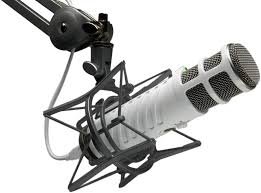 Un débat radio pour Anne Guerette, Jean-François Gosselin et Régis Labeaume Un débat radio pour Anne Guerette, Jean-François Gosselin et Régis Labeaume