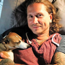 Tatoueur vedette visé par des allégations de gestes inappropriés Tatoueur vedette visé par des allégations de gestes inappropriés
