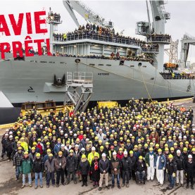 Davie: le fédéral annonce son intention de convertir trois navires en brise-glaces.