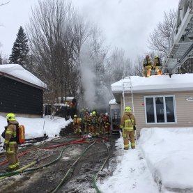 Homme brûlé aux jambes lors d'un incendie à Val-Bélair