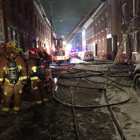 Deux immeubles du quartier St-Sauveur détruit par les flammes Deux immeubles du quartier St-Sauveur détruit par les flammes