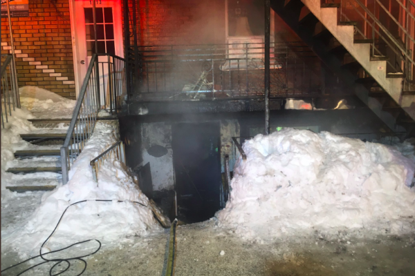 Une dizaine de personnes à la rue à la suite d'un incendie à Québec Une dizaine de personnes à la rue à la suite d'un incendie à Québec