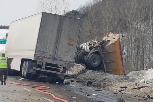 Spectaculaire accident dans Portneuf: la victime est un camionneur de la Montérégie
