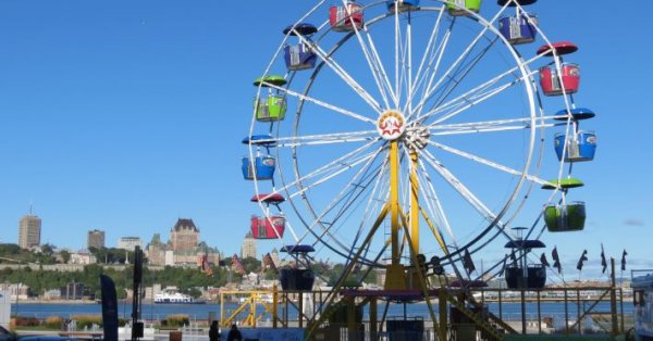 Une grande roue permanente au quai Paquet de Lévis