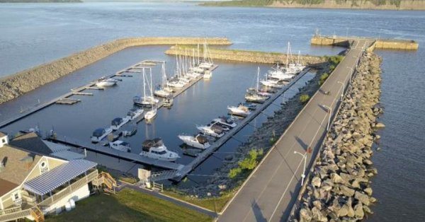 Corps repêché à la marina de Portneuf Corps repêché à la marina de Portneuf