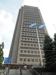 Le nombre de fonctionnaires est en hausse dans la fonction publique québécoise Le nombre de fonctionnaires est en hausse dans la fonction publique québécoise