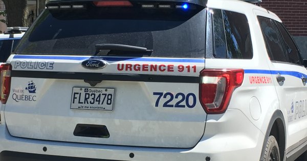 Une voiture percute une résidence dans le secteur Saint-Émile