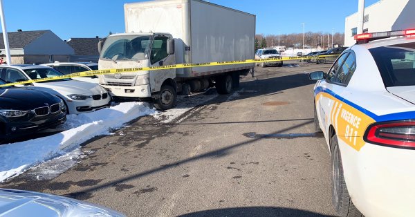 Accident de travail à Lévis: un livreur passe sous les roues de son camion