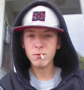 RETROUVÉ - Un adolescent de 17 ans est en fugue à Québec RETROUVÉ - Un adolescent de 17 ans est en fugue à Québec