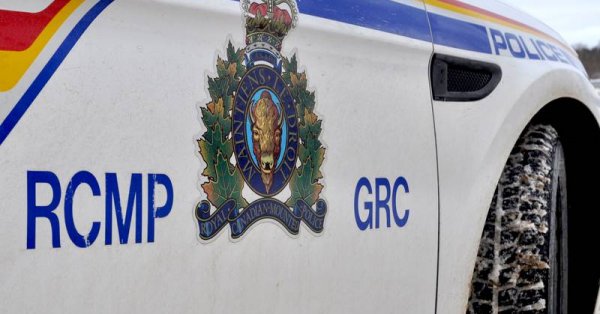 Fraude téléphonique liée à l'Agence canadienne du revenu: la GRC réalise 2 arrestations Fraude téléphonique liée à l'Agence canadienne du revenu: la GRC réalise 2 arrestations