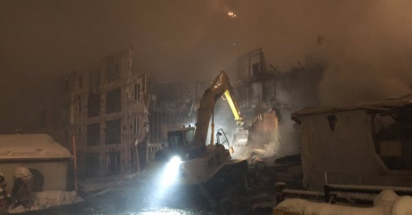 Édifice en construction détruit par le feu à Val-Bélair: le promoteur veut reconstruire en 100 jours Édifice en construction détruit par le feu à Val-Bélair: le promoteur veut reconstruire en 100 jours