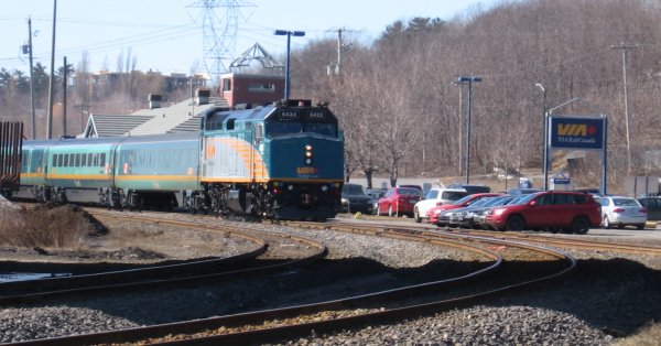 VIA RAIL DOIT ANNULER LA REPRISE DU SERVICE ENTRE QUÉBEC ET OTTAWA