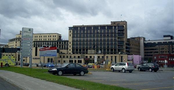 COVID-19: L'Hôpital de Chicoutimi en état d'alerte COVID-19: L'Hôpital de Chicoutimi en état d'alerte