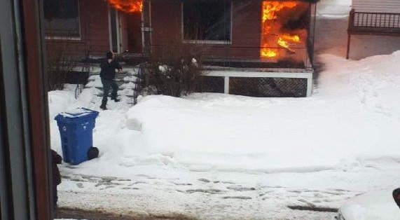 Deux morts dans un incendie à Clermont: la SQ rencontre un témoin important