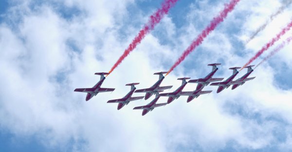 Visite des Snowbirds aujourd’hui à Québec dans le cadre de leur tournée « Opération Inspiration » Visite des Snowbirds aujourd’hui à Québec dans le cadre de leur tournée « Opération Inspiration »