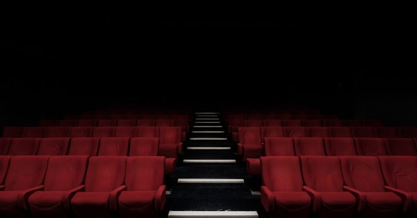 Les salles publiques peuvent maintenant accueillir 250 personnes Les salles publiques peuvent maintenant accueillir 250 personnes