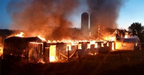 BÂTIMENT DE FERME DÉTRUIT PAR LES FLAMMES À CAP-SAINT-IGNACE