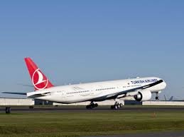 UN AVION DE LA TURKISH AIRLINES EN ROUTE POUR NEW-YORK FAIT UN ARRÊT D'URGENCE À QUÉBEC UN AVION DE LA TURKISH AIRLINES EN ROUTE POUR NEW-YORK FAIT UN ARRÊT D'URGENCE À QUÉBEC