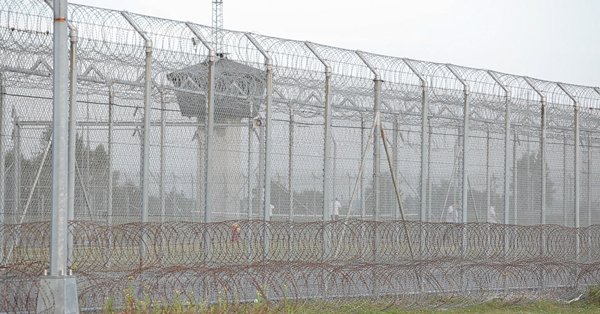 LIVRAISON AVORTÉE AU PÉNITENCIER DE DONNACONA LIVRAISON AVORTÉE AU PÉNITENCIER DE DONNACONA