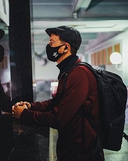 covid-19: une journée de moins de 1 000 cas au Québec covid-19: une journée de moins de 1 000 cas au Québec