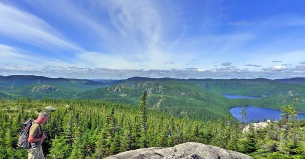DEUX ADEPTES DE L'ESCALADE SECOURRUS PAR HÉLICOPTÈRE DANS CHARLEVOIX DEUX ADEPTES DE L'ESCALADE SECOURRUS PAR HÉLICOPTÈRE DANS CHARLEVOIX