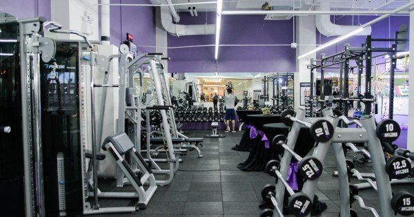 QUÉBEC SÉVIRA CONTRE LES CLIENTS DES GYMS S'ILS ENFREIGNENT LES RÉGLES