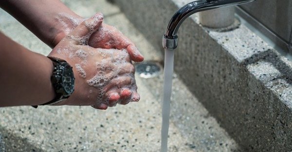COVID-19: LES CHIFFRES LÉGÈREMENT EN BAISSE VENDREDI COVID-19: LES CHIFFRES LÉGÈREMENT EN BAISSE VENDREDI