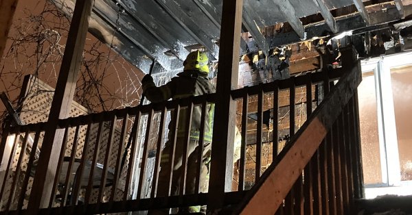 INCENDIE DE 2 ALARMES JEUDI SOIR DANS SAINT-ROCH INCENDIE DE 2 ALARMES JEUDI SOIR DANS SAINT-ROCH