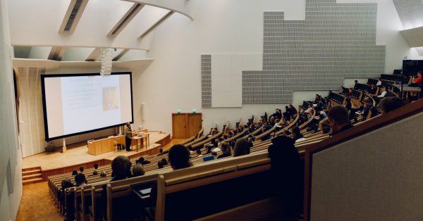 CÉGEPS ET UNIVERSITÉS: LES DÉTAILS DU RETOUR EN CLASSE CONNUS AUJOURD'HUI CÉGEPS ET UNIVERSITÉS: LES DÉTAILS DU RETOUR EN CLASSE CONNUS AUJOURD'HUI