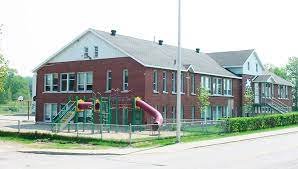 OPÉRATION MASSIVE DE DÉPISTAGE DANS UNE ÉCOLE DE LA BEAUCE OPÉRATION MASSIVE DE DÉPISTAGE DANS UNE ÉCOLE DE LA BEAUCE