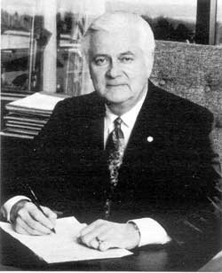 QUÉBEC 21 VEUT HONORER LA MÉMOIRE DE RALPH MERCIER EN RENOMMANT UN PARC À SON NOM QUÉBEC 21 VEUT HONORER LA MÉMOIRE DE RALPH MERCIER EN RENOMMANT UN PARC À SON NOM