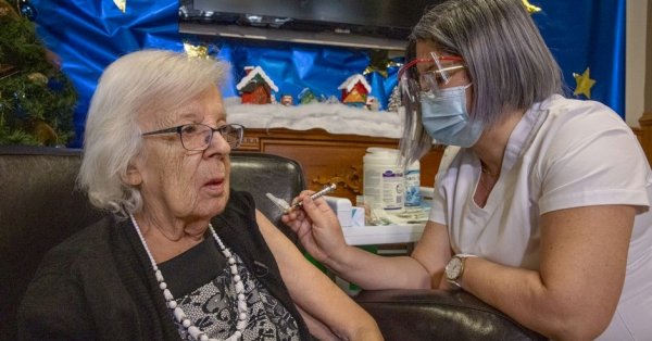 L'INSCRIPTION POUR LA VACCINATION CONTRE LA COVID-19 COMMENCE AUJOURD'HUI L'INSCRIPTION POUR LA VACCINATION CONTRE LA COVID-19 COMMENCE AUJOURD'HUI