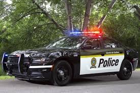 POLICIÈRE BLESSÉE LORS D'UNE POURSUITE DANS LA M-R-C DE BELLECHASSE POLICIÈRE BLESSÉE LORS D'UNE POURSUITE DANS LA M-R-C DE BELLECHASSE