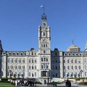 Couillard va remanier son cabinet mercredi Couillard va remanier son cabinet mercredi