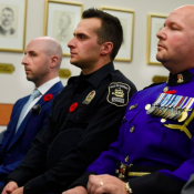 Tuerie à la mosquée de Québec : Trois personnes honorées pour leur bravoure. Tuerie à la mosquée de Québec : Trois personnes honorées pour leur bravoure.