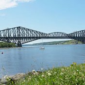 Selfie dans la structure du pont de Québec: des contraventions pour les deux touristes français Selfie dans la structure du pont de Québec: des contraventions pour les deux touristes français