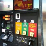 Nouvelle tentative de hausse du prix de l'essence à Québec Nouvelle tentative de hausse du prix de l'essence à Québec