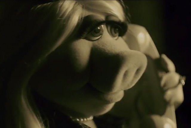 Miss Piggy VS Adele 