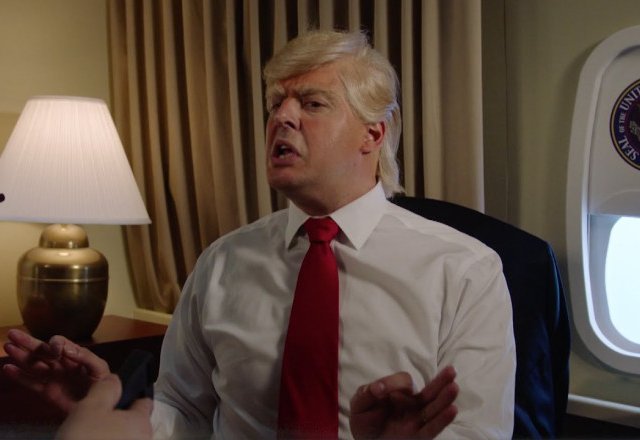 VIDÉO: Un talk-show animé par un faux Donald Trump à Comedy Central