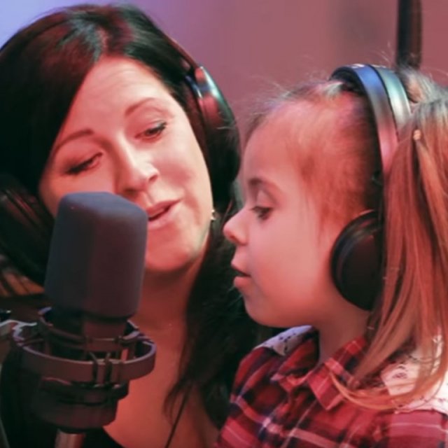 CUTE ! Marie-Élaine Thibert et sa fille de 4 ans en duo 